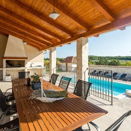 Diana Pore Villa *